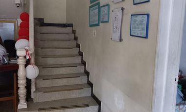 Vendo amplia casa comercial rentando, Sector Conucos