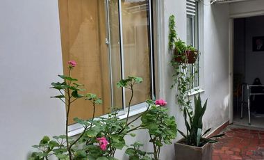 Vendo amplia casa comercial rentando, Sector Conucos