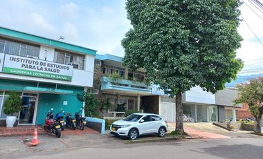 Vendo amplia casa comercial rentando, Sector Conucos