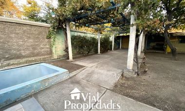 CASA CON AMPLIO TERRENO Y EXCELENTE UBICACIÓN. IDEAL  PARA REMODELAR