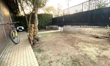 CASA CON AMPLIO TERRENO Y EXCELENTE UBICACIÓN. IDEAL  PARA REMODELAR