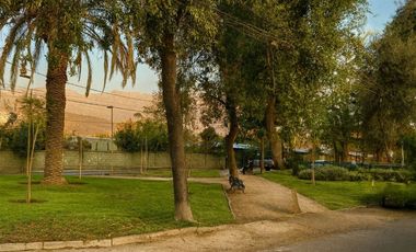 CASA CON AMPLIO TERRENO Y EXCELENTE UBICACIÓN. IDEAL  PARA REMODELAR