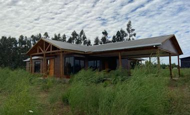 Hermosa casa en parcela a 7Km de Parral