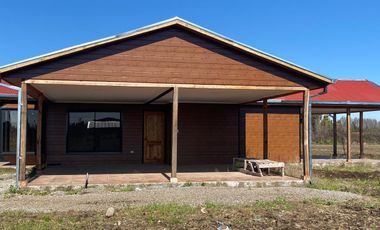 Hermosa casa en parcela a 7Km de Parral