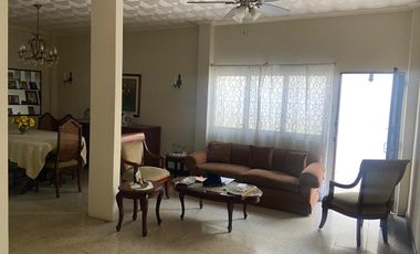 Venta Espectacular casa en Urdesa Central