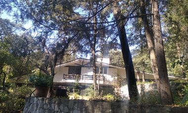Bosques de Cuauhyocan, casa en terreno de 3800 m2