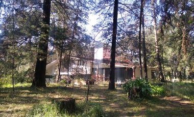 Bosques de Cuauhyocan, casa en terreno de 3800 m2