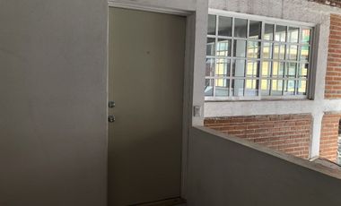 Departamento en calle cerrada en 1er piso