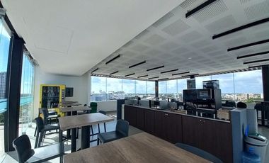 OFICINA EN VENTA, AVENIDA BONAMPAK, CENTRICA A UNOS METROS DE ZONA HOTELERA