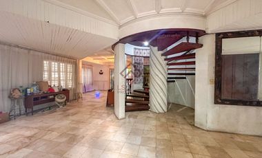 House and Lot In Bel Air II Makati - Priced at LOT VALUE!