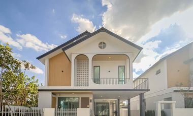 Newly built single house, modern minimalist style, 3 bedrooms, Tha Wang Tan area, spacious area, modern design, near Chiang Mai city, near Big C, near