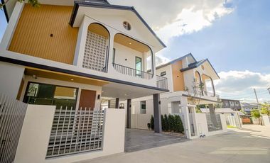 Newly built single house, modern minimalist style, 3 bedrooms, Tha Wang Tan area, spacious area, modern design, near Chiang Mai city, near Big C, near