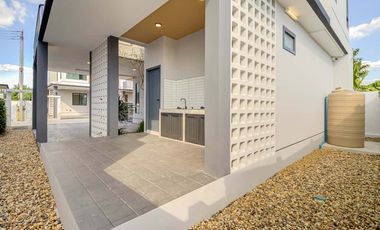 Newly built single house, modern minimalist style, 3 bedrooms, Tha Wang Tan area, spacious area, modern design, near Chiang Mai city, near Big C, near
