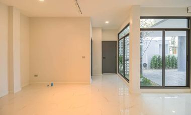 Newly built single house, modern minimalist style, 3 bedrooms, Tha Wang Tan area, spacious area, modern design, near Chiang Mai city, near Big C, near