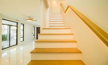 Newly built single house, modern minimalist style, 3 bedrooms, Tha Wang Tan area, spacious area, modern design, near Chiang Mai city, near Big C, near