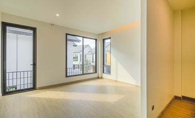 Newly built single house, modern minimalist style, 3 bedrooms, Tha Wang Tan area, spacious area, modern design, near Chiang Mai city, near Big C, near