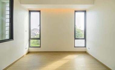 Newly built single house, modern minimalist style, 3 bedrooms, Tha Wang Tan area, spacious area, modern design, near Chiang Mai city, near Big C, near
