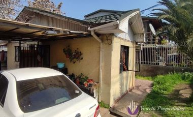 Amplia casa a solo pasos del metro en la florida