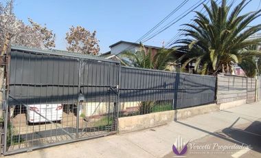 Amplia casa a solo pasos del metro en la florida