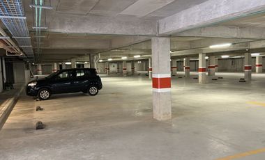 OFICINA EN CORNER CENTER UBICADA EN AV. HUAYACÁN