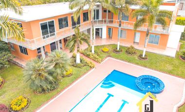 SE VENDE LUJOSA CASA CAMPESTRE CERCA A MANIZALES