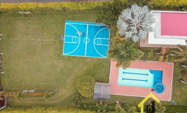 SE VENDE LUJOSA CASA CAMPESTRE CERCA A MANIZALES