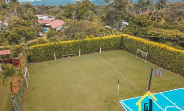 SE VENDE LUJOSA CASA CAMPESTRE CERCA A MANIZALES