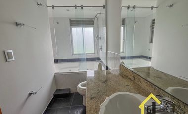 SE VENDE LUJOSA CASA CAMPESTRE CERCA A MANIZALES