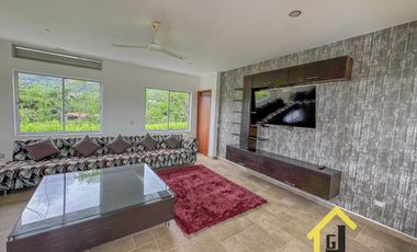SE VENDE LUJOSA CASA CAMPESTRE CERCA A MANIZALES