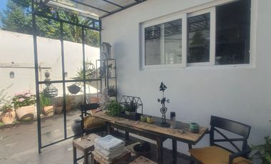 Imponente Casa De Diseño Del Reconocido Arq José Dvoredsky