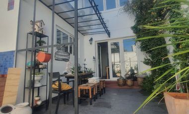 Imponente Casa De Diseño Del Reconocido Arq José Dvoredsky