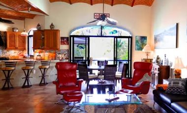 Residencia en Rincón de Guayabitos