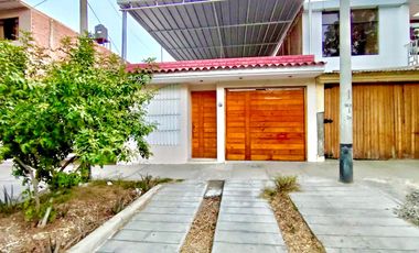HERMOSA  CASA  EN VENTA DE 1 PISO   - URB. SANTA MARÍA DEL PINAR -  - PIURA