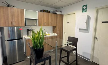 Oficina Implementada de 137 m², Piso 10 con Vista Calle en Santiago de Surco