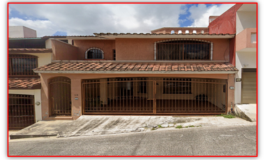 VENTA DE CASA EN EXCELENTES CONDICIONES