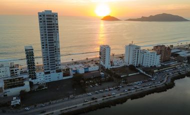 Exclusivo Terreno Frente al Mar de 1,700m² en el Icónico Malecón de Mazatlán