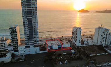Exclusivo Terreno Frente al Mar de 1,700m² en el Icónico Malecón de Mazatlán
