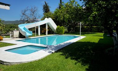 Lomas de Cocoyoc Morelos Venta de casa terreno de 4300m $ 13,000,000