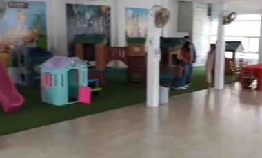 LOCAL Garzota Comercial con piscina. Centro médico, local de eventos infantiles, guardería