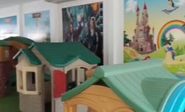 LOCAL Garzota Comercial con piscina. Centro médico, local de eventos infantiles, guardería