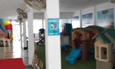 LOCAL Garzota Comercial con piscina. Centro médico, local de eventos infantiles, guardería