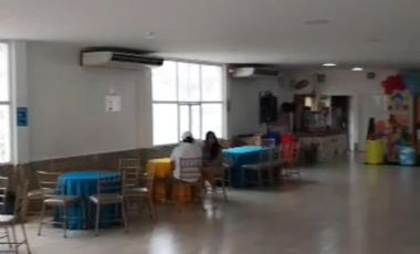 LOCAL Garzota Comercial con piscina. Centro médico, local de eventos infantiles, guardería