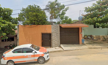 CASA EN REMATE EN NARCISO MENDOZA ACAYUCAN VERACRUZ
