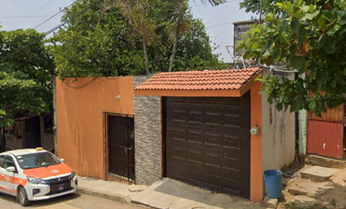 CASA EN REMATE EN NARCISO MENDOZA ACAYUCAN VERACRUZ