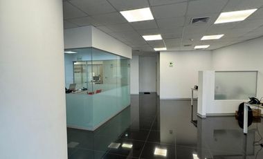 Oficina Implementada de 309 m² en El Derby, Santiago de Surco.