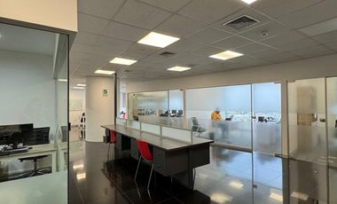 Oficina Implementada de 309 m² en El Derby, Santiago de Surco.