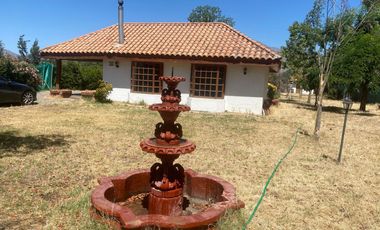 Gran parcela de 5000 m2, 2500 habilitados 200m2 const, 2500 para habilitar.