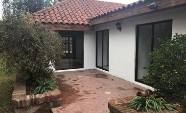 Gran parcela de 5000 m2, 2500 habilitados 200m2 const, 2500 para habilitar.