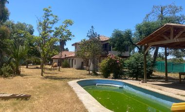 Gran parcela de 5000 m2, 2500 habilitados 200m2 const, 2500 para habilitar.
