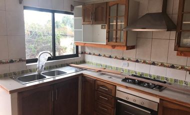 Gran parcela de 5000 m2, 2500 habilitados 200m2 const, 2500 para habilitar.